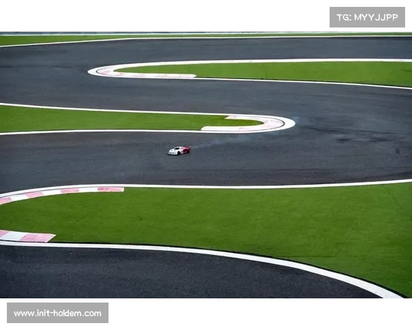 虹桥公园南广场设第二观赛区，大型LED屏播赛事盛况