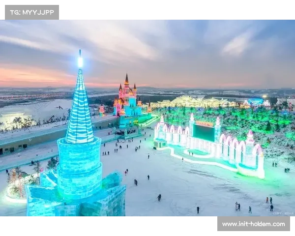 潮白冰雪文化节启动,200米超长冰滑梯成市民打卡热点。 潮白冰雪文化节启动,200米超长冰滑梯成市民打卡热点。